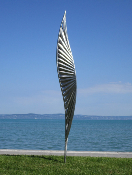 Huge feather garden artwork rusty